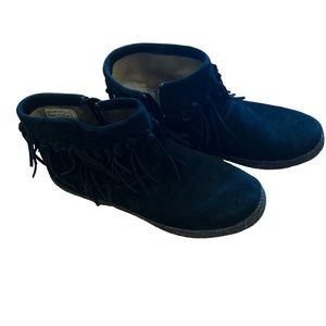 Ugg fringe boot Shenendoah